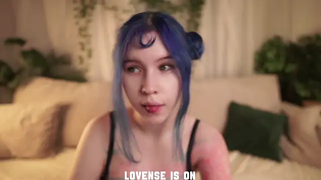 Snapshot of ElizSpieth chatting on December 17, 1:21 am ElizSpieth online show from December 17, 1:21 am