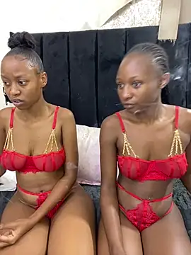 Snapshot of LonelyQueenxx25 chatting on February 19, 9:45 pm LonelyQueenxx25 online show from February 19, 9:45 pm