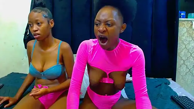 LonelyQueenxx25 online show from March 6, 8:04 pm