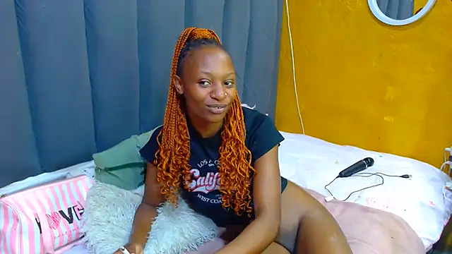 Snapshot of LonelyQueenxx25 chatting on June 25, 8:47 pm LonelyQueenxx25 online show from June 25, 8:47 pm