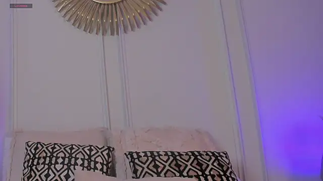 Snapshot of CharlotteBrownn_ chatting on June 29, 11:15 pm CharlotteBrownn online show from June 29, 11:15 pm