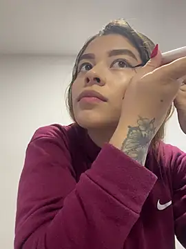 CharlotteBrownn  online show from February 22, 3:31 am