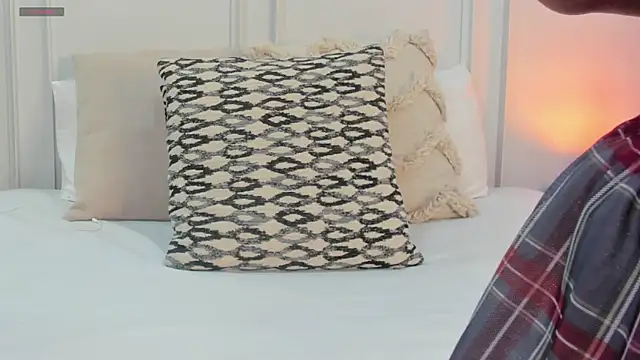 Snapshot of CharlotteBrownn_ chatting on June 17, 2:33 am CharlotteBrownn online show from June 17, 2:33 am