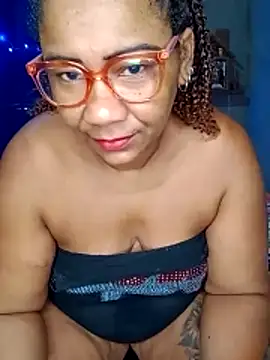 Snapshot of analgetica chatting on June 15, 11:10 am analgetica online show from June 15, 11:10 am