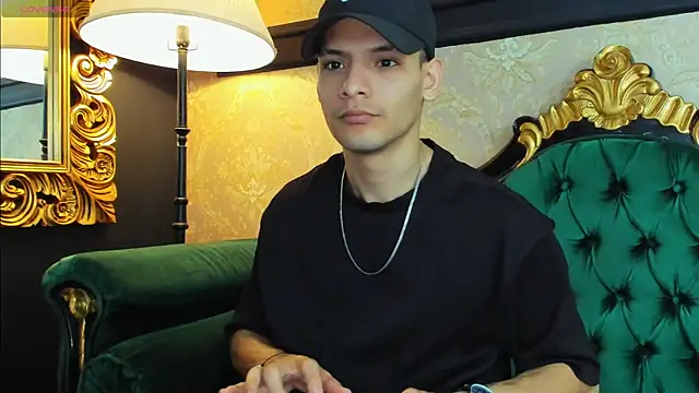 AlessandroKiing online show from June 29, 9:25 pm