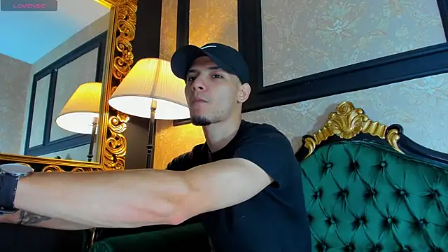 AlessandroKiing online show from May 26, 9:13 pm