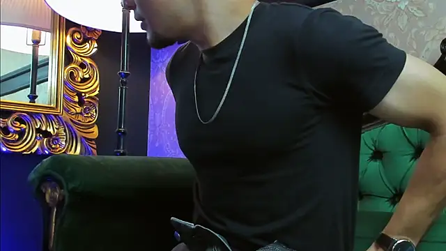 AlessandroKiing online show from July 25, 9:21 pm