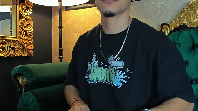 AlessandroKiing online show from June 18, 11:43 pm