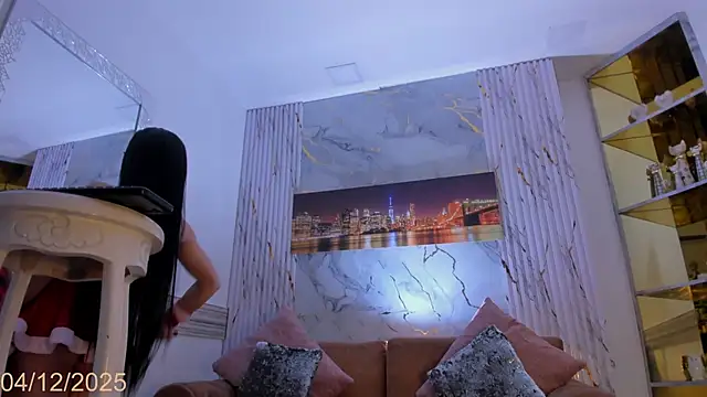 Sophi Johnson online show from December 4, 4:33 am