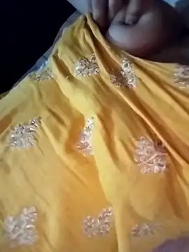 Snapshot of rani8008 chatting on October 9, 9:43 am rani8008 online show from October 9, 9:43 am