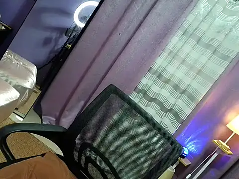 Snapshot of _SweetSofialove chatting on February 9, 8:29 pm SweetSofialove online show from February 9, 8:29 pm