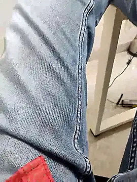 themasklover online show from April 9, 4:47 am