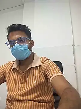 themasklover online show from May 18, 9:36 am