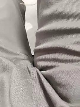 themasklover online show from April 19, 5:52 am