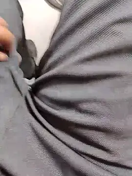 themasklover online show from April 18, 7:54 am