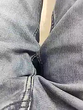 themasklover online show from April 7, 9:33 am