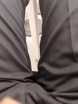 themasklover online show from April 24, 9:33 am