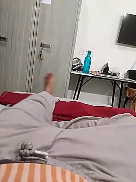 themasklover online show from April 21, 3:51 pm