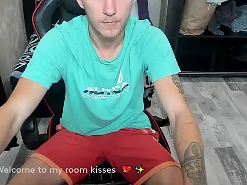 Snapshot of HugeDickFuck chatting on October 28, 10:52 pm HugeDickFuck online show from October 28, 10:52 pm