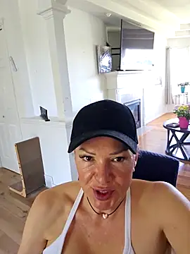 Sugarloveless online show from April 9, 7:31 pm