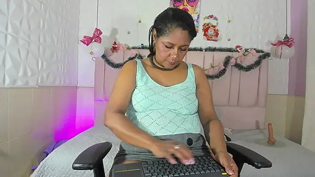 mya blaze online show from December 18, 1:04 pm