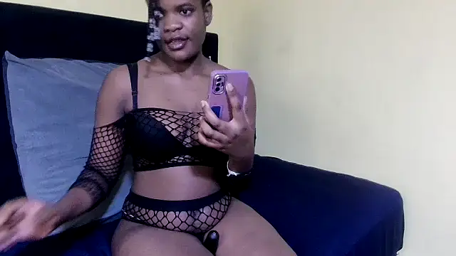 SweetTitties21 online show from November 3, 3:48 pm