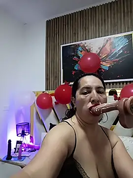 Luna Naughty1 online show from February 17, 7:44 pm