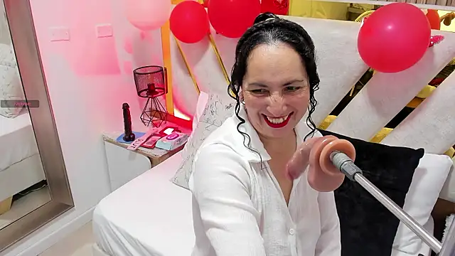 Luna Naughty1 online show from February 18, 7:43 pm