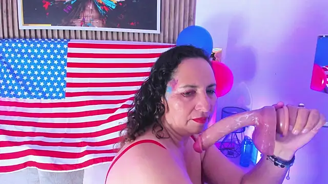 Snapshot of Luna_Naughty1 chatting on July 5, 1:21 am Luna Naughty1 online show from July 5, 1:21 am