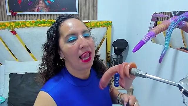 Luna Naughty1 online show from May 26, 5:22 pm