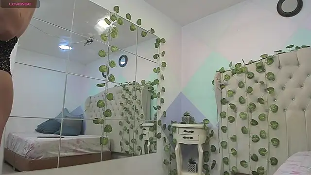 ZaharaSkylar online show from October 21, 11:42 am