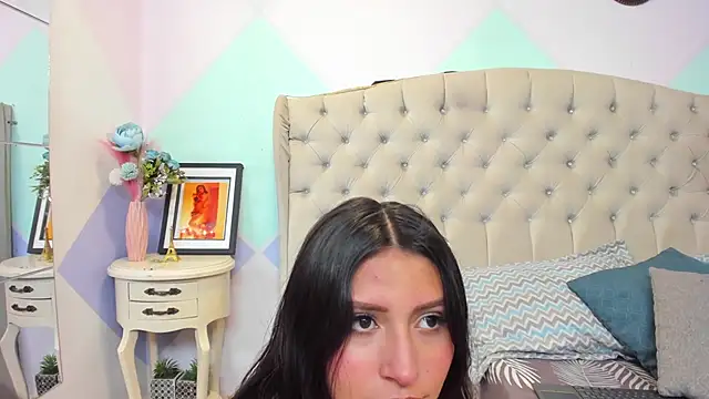 ZaharaSkylar online show from December 1, 11:55 am