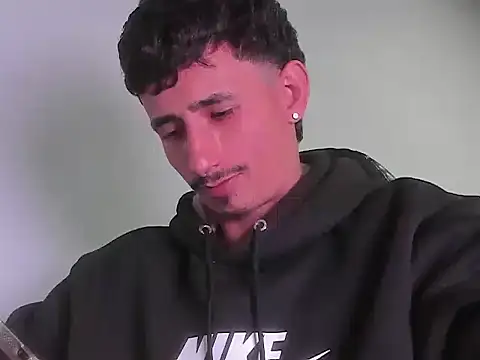 Damartinez27 online show from February 26, 6:13 am