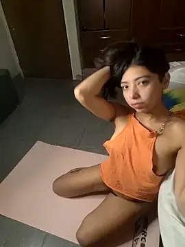 missapril0101 online show from April 17, 5:27 pm