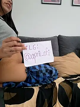 missapril0101 online show from April 22, 5:31 pm