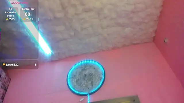 Nicole Rosales online show from February 16, 6:39 pm