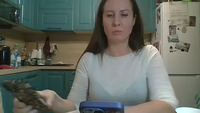 ALICAINWONDERLAND online show from March 24, 7:25 pm