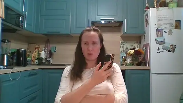 ALICAINWONDERLAND online show from April 9, 2:56 pm