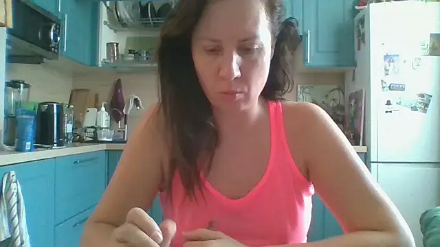 ALICAINWONDERLAND online show from March 25, 11:20 am