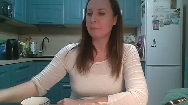 ALICAINWONDERLAND online show from April 14, 6:02 pm