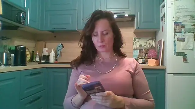 ALICAINWONDERLAND online show from November 28, 5:57 pm