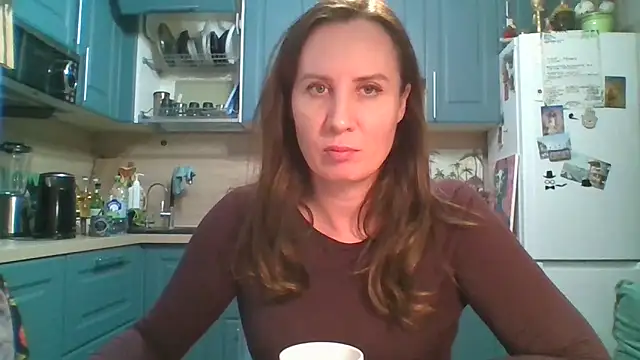 ALICAINWONDERLAND online show from April 6, 8:21 pm