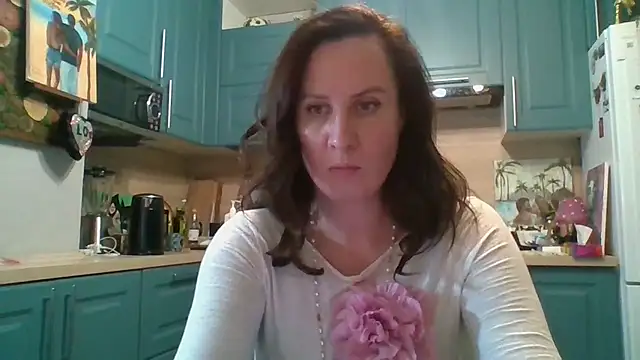 ALICAINWONDERLAND online show from November 16, 4:45 pm