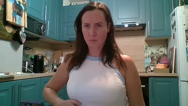 ALICAINWONDERLAND online show from December 1, 3:57 pm