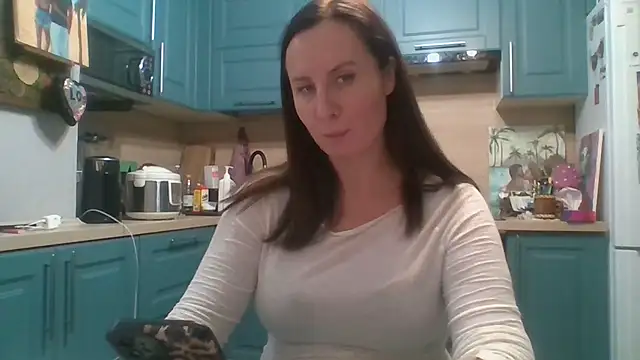 ALICAINWONDERLAND online show from November 20, 6:41 pm