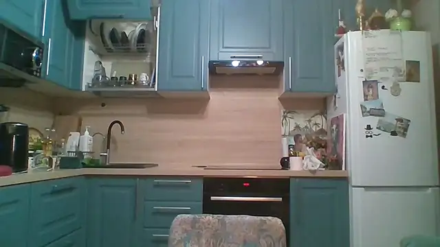 ALICAINWONDERLAND online show from March 29, 5:36 pm