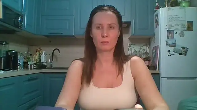 ALICAINWONDERLAND online show from April 4, 6:14 pm