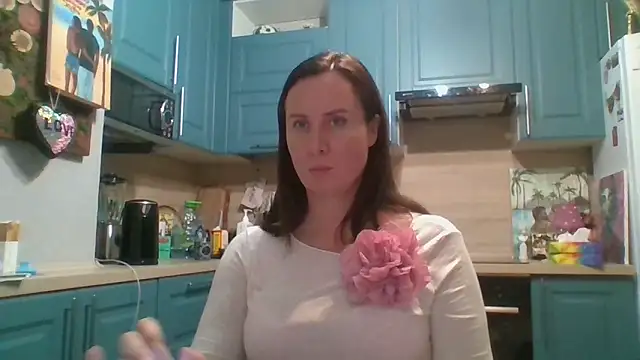 ALICAINWONDERLAND online show from November 4, 5:28 pm