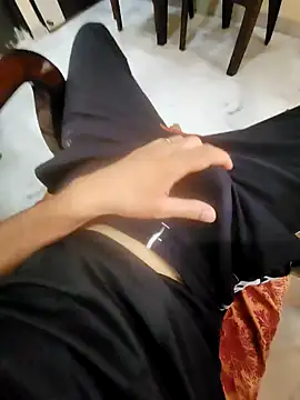 Snapshot of coupleyug chatting on September 24, 9:27 am coupleyug online show from September 24, 9:27 am