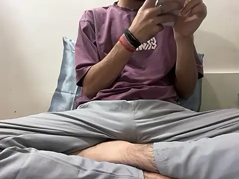 Snapshot of coupleyug chatting on December 16, 11:36 am coupleyug online show from December 16, 11:36 am